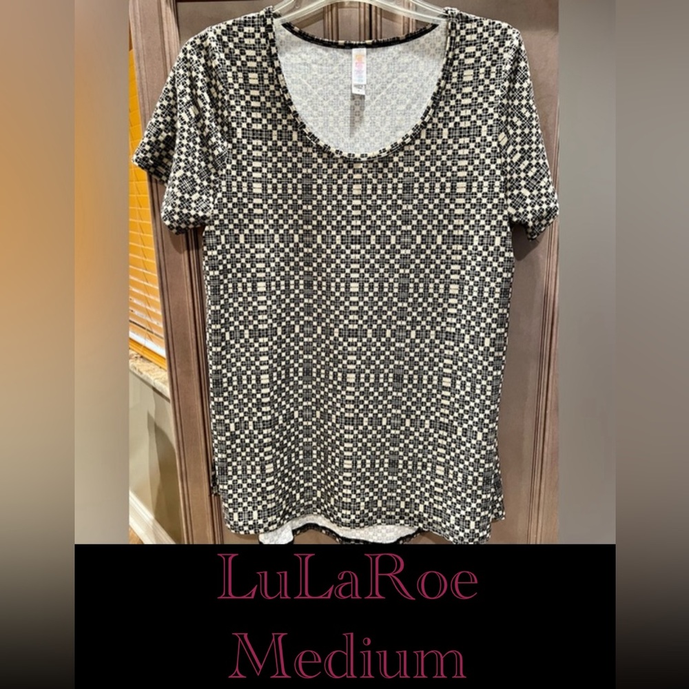 LuLaRoe Medium Geometric Pattern Simply Comfortable Soft Stretch Top